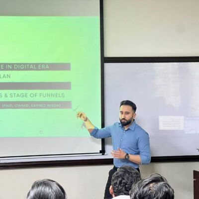 Abdullah Hashmi Lecture at UCP BBA Students