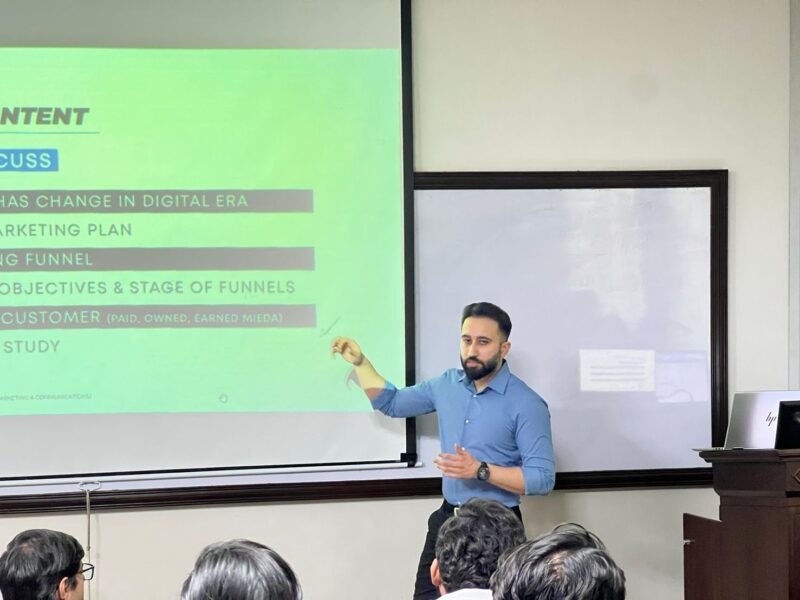 Abdullah Hashmi Lecture at UCP BBA Students